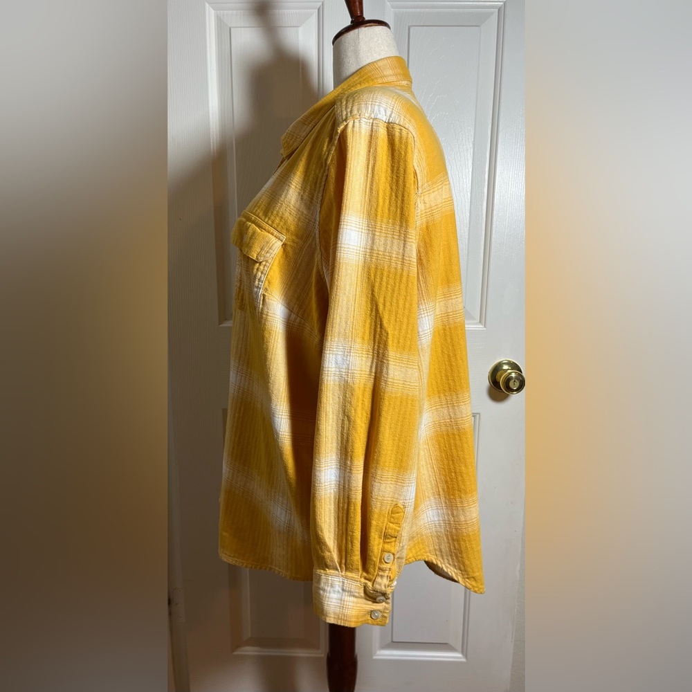 Universal Thread Honey Gold Plaid Women’s Shirt - Picture 4 of 11